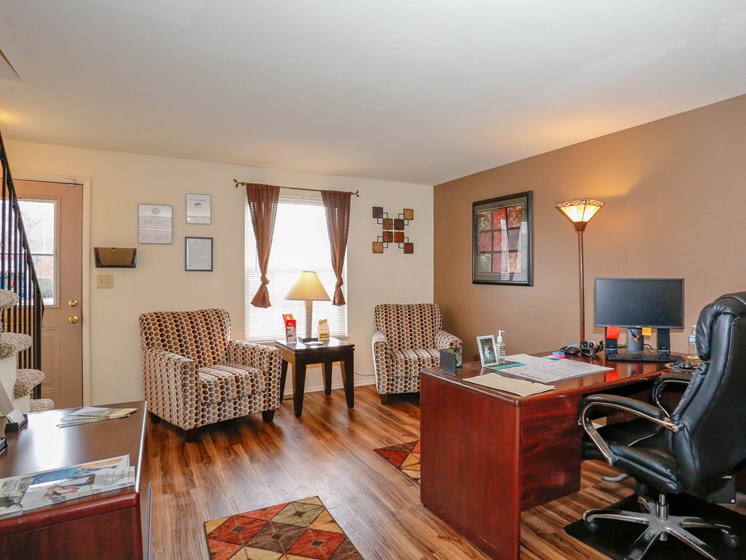 Living room at Pine Run Townhomes